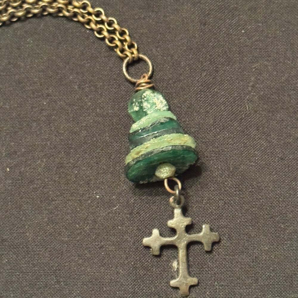 Vintage Fashion Long Necklace Green Stones Cross